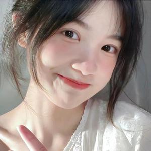 摸着小表妺的小屁股坐下
